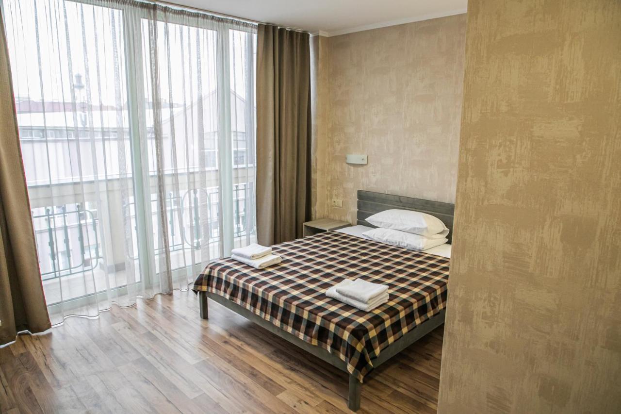 Alina Hotel & Hostel Ujgorod Dış mekan fotoğraf