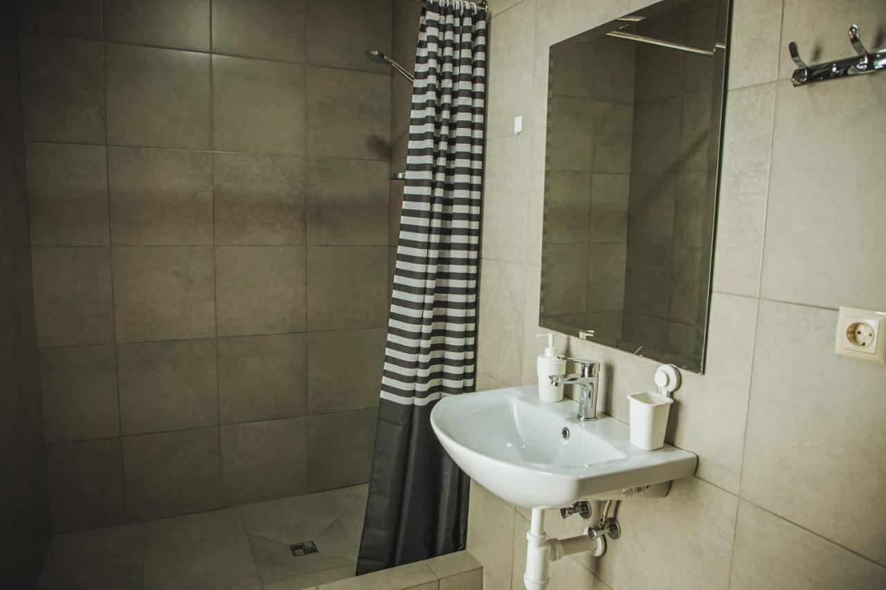 Alina Hotel & Hostel Ujgorod Dış mekan fotoğraf