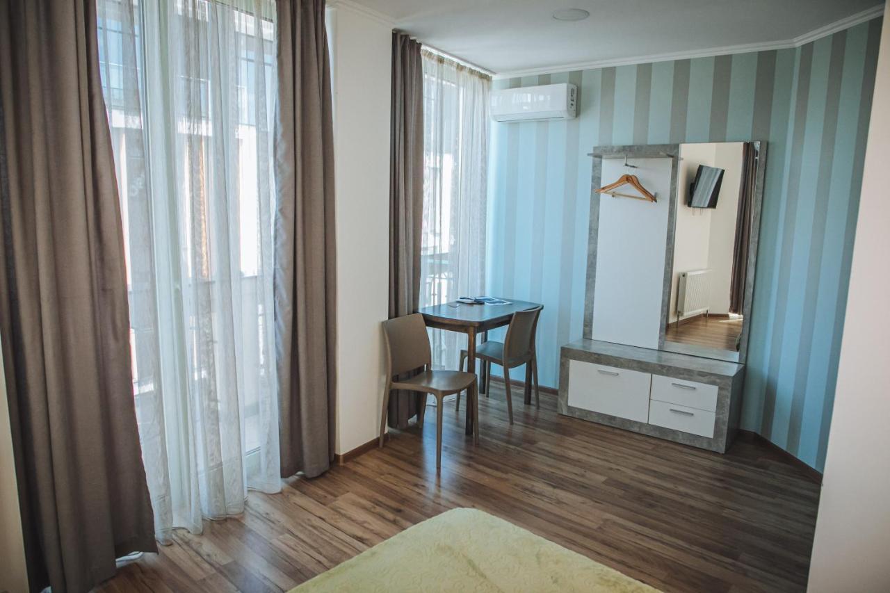 Alina Hotel & Hostel Ujgorod Dış mekan fotoğraf