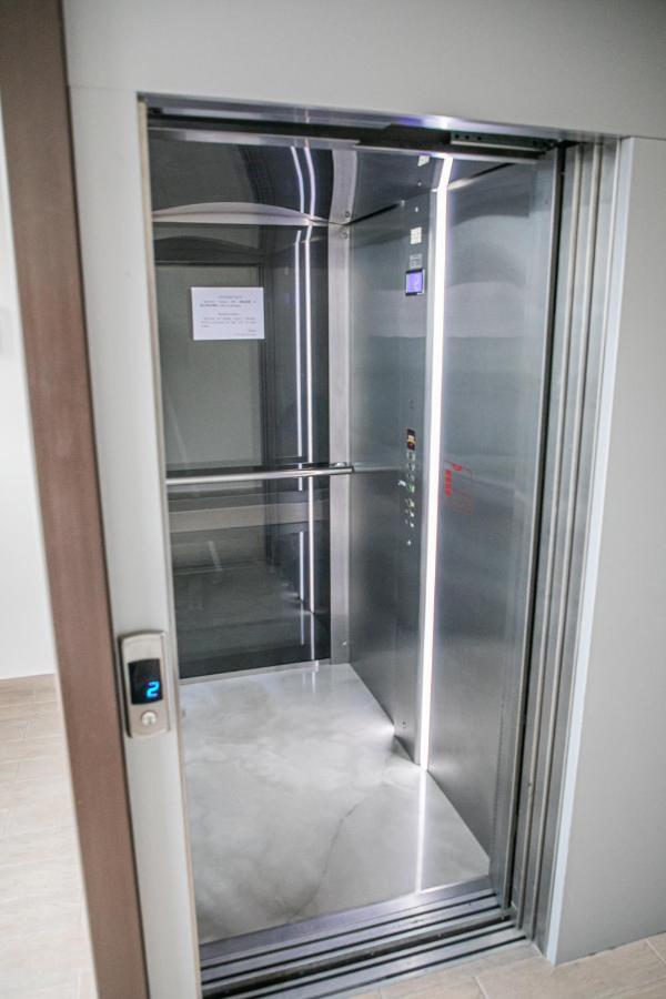 Alina Hotel & Hostel Ujgorod Dış mekan fotoğraf