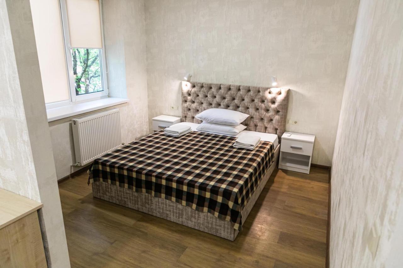 Alina Hotel & Hostel Ujgorod Dış mekan fotoğraf