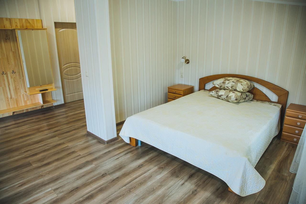 Alina Hotel & Hostel Ujgorod Dış mekan fotoğraf